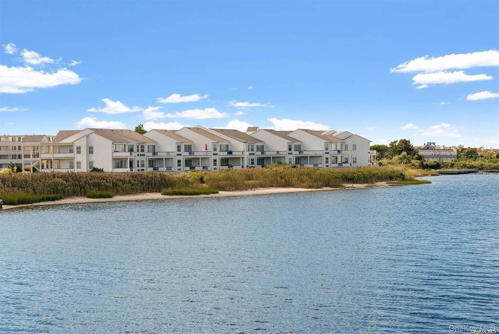 250 Dune Road - Photo 15