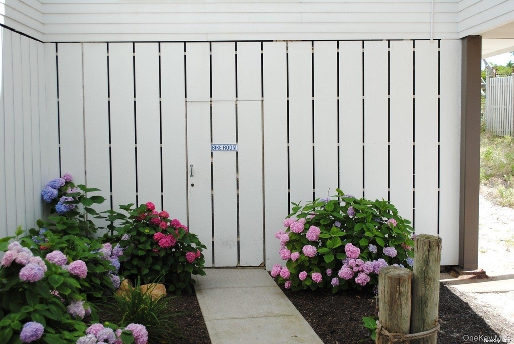 250 Dune Road - Photo 19