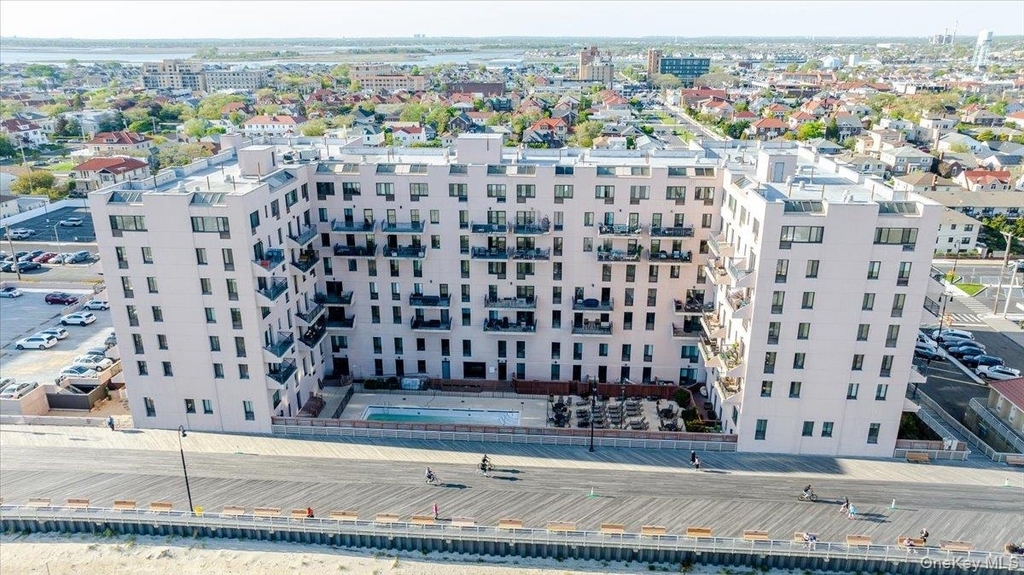 100 W Broadway - Photo 26