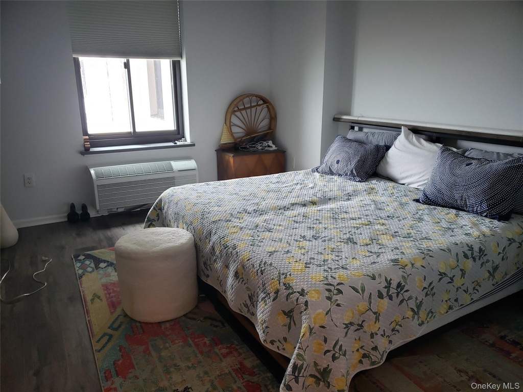 100 W Broadway - Photo 17