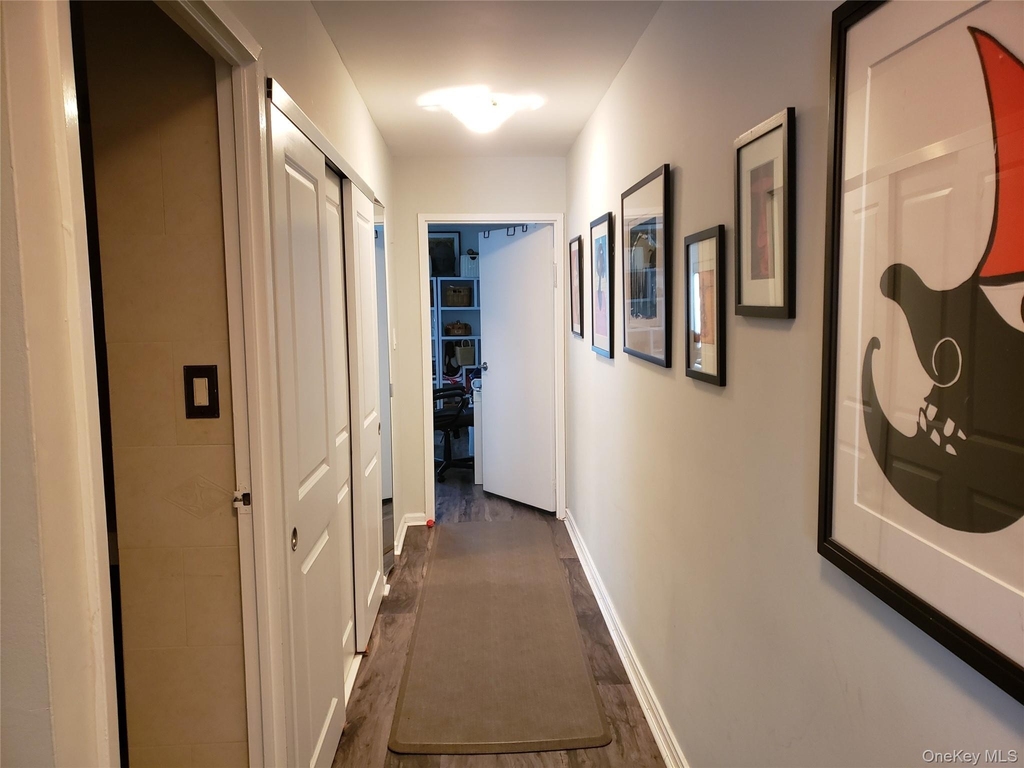 100 W Broadway - Photo 20