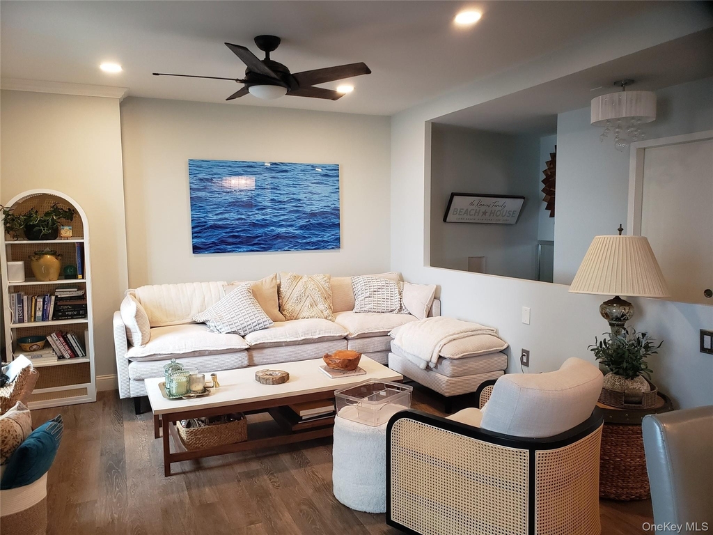 100 W Broadway - Photo 14