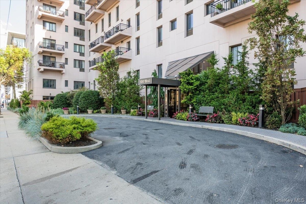 100 W Broadway - Photo 27