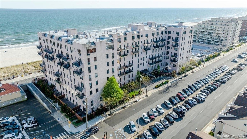 100 W Broadway - Photo 22