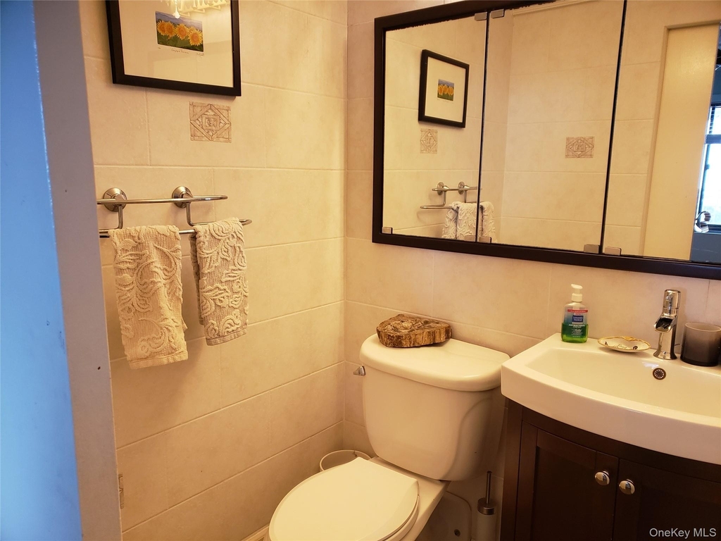 100 W Broadway - Photo 15