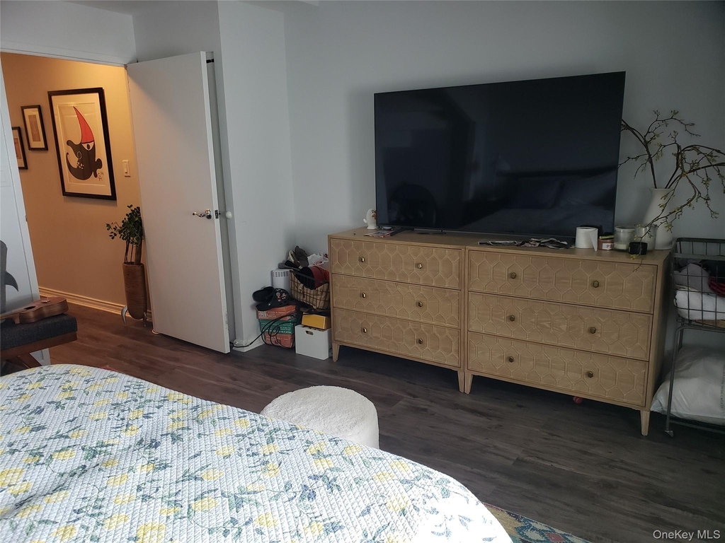 100 W Broadway - Photo 19