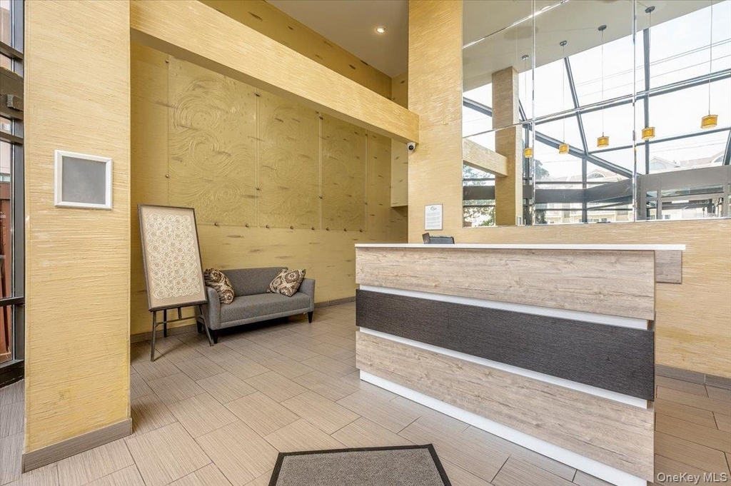 100 W Broadway - Photo 4