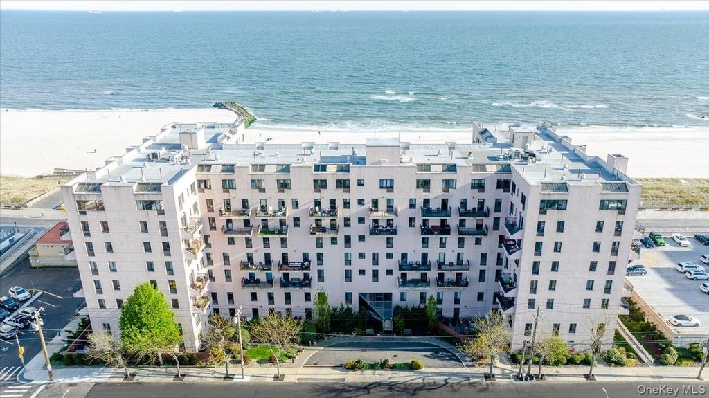 100 W Broadway - Photo 23