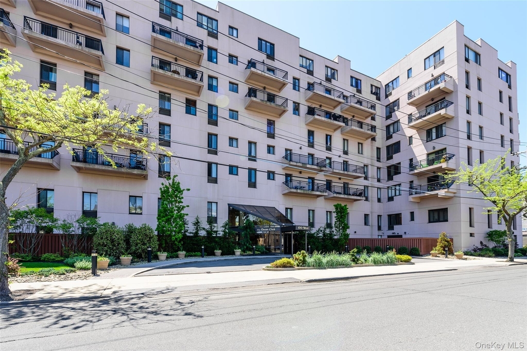 100 W Broadway - Photo 28