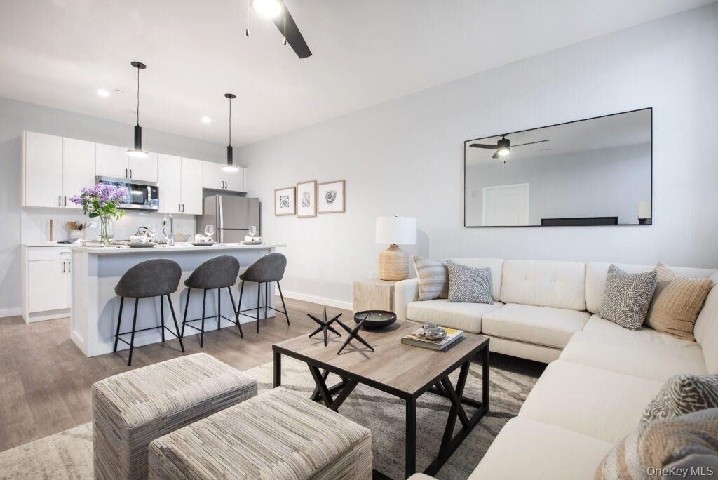 300 Carleton Avenue - Photo 4