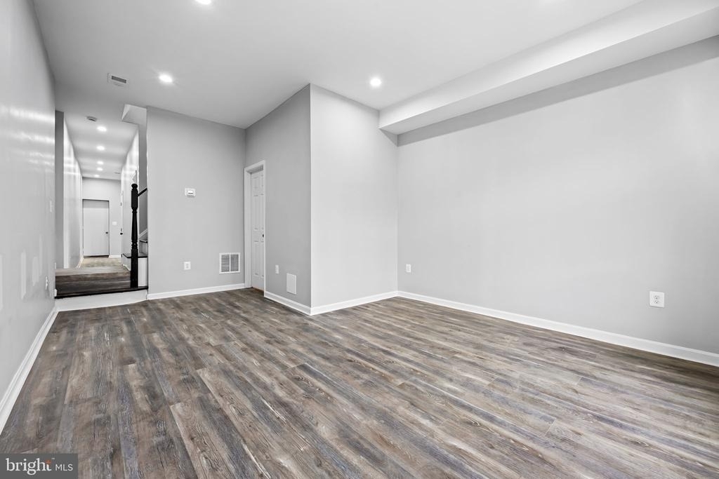 1918 E Lafayette Avenue - Photo 3