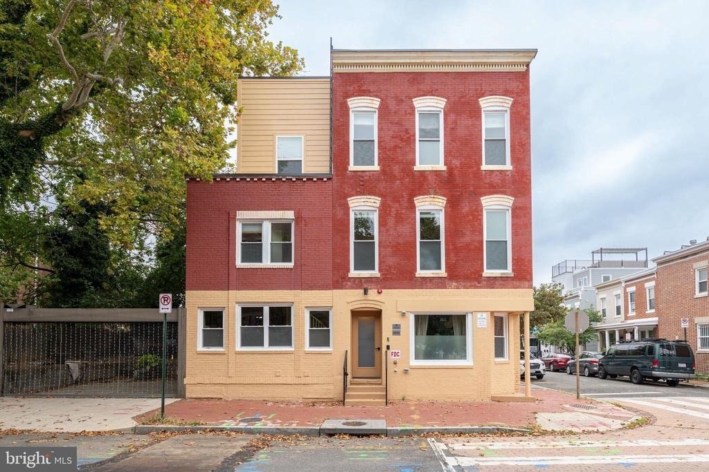 2021 4th Street Nw - Photo 0