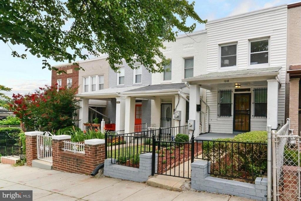 1648 L Street Ne - Photo 0