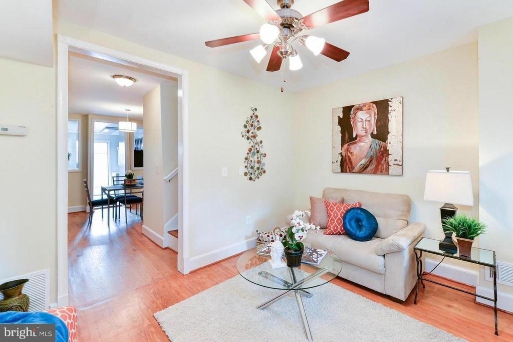 1648 L Street Ne - Photo 4