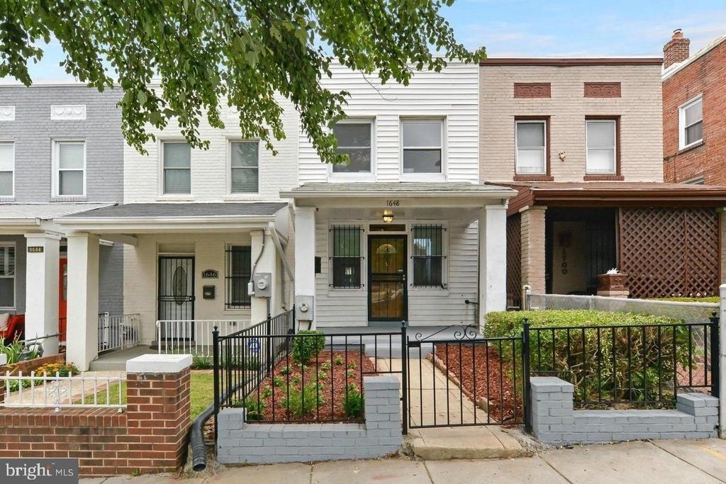 1648 L Street Ne - Photo 1