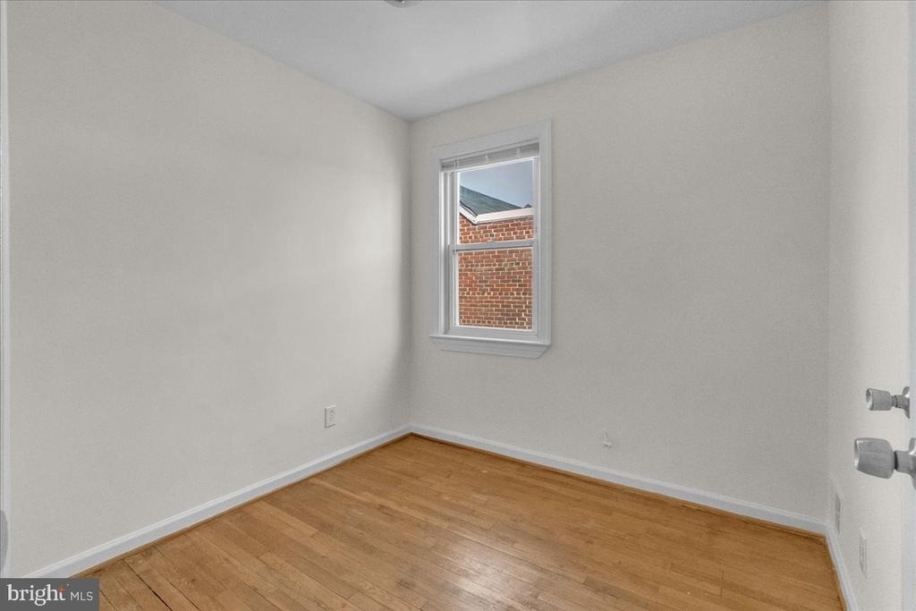 1193 46th Place Se - Photo 10
