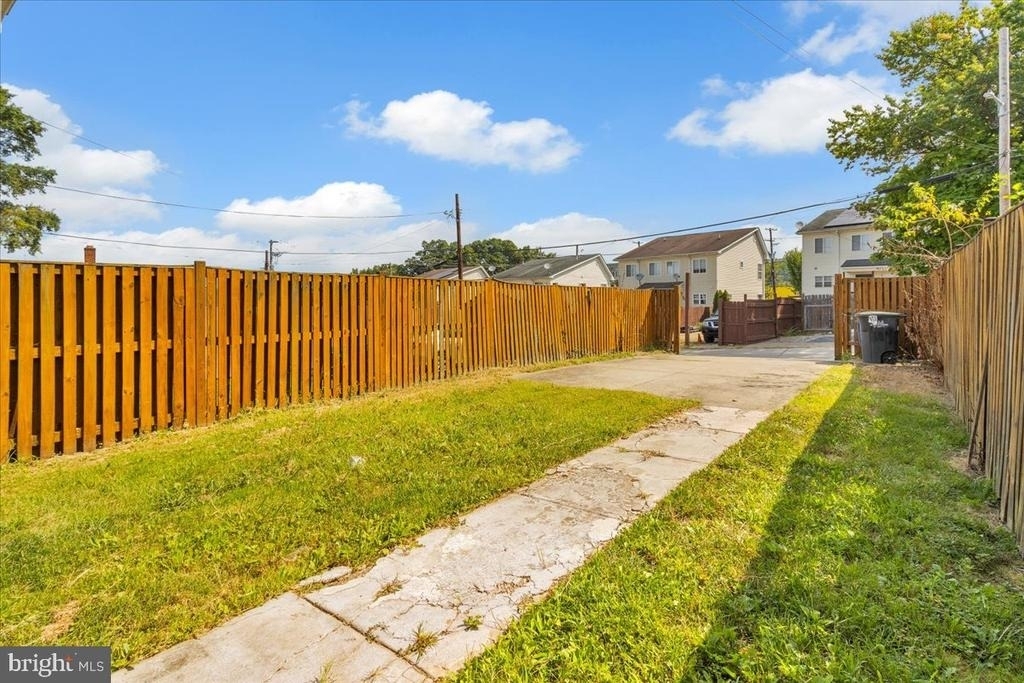 1193 46th Place Se - Photo 16
