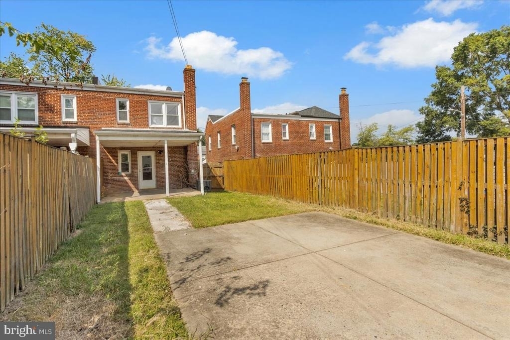 1193 46th Place Se - Photo 14