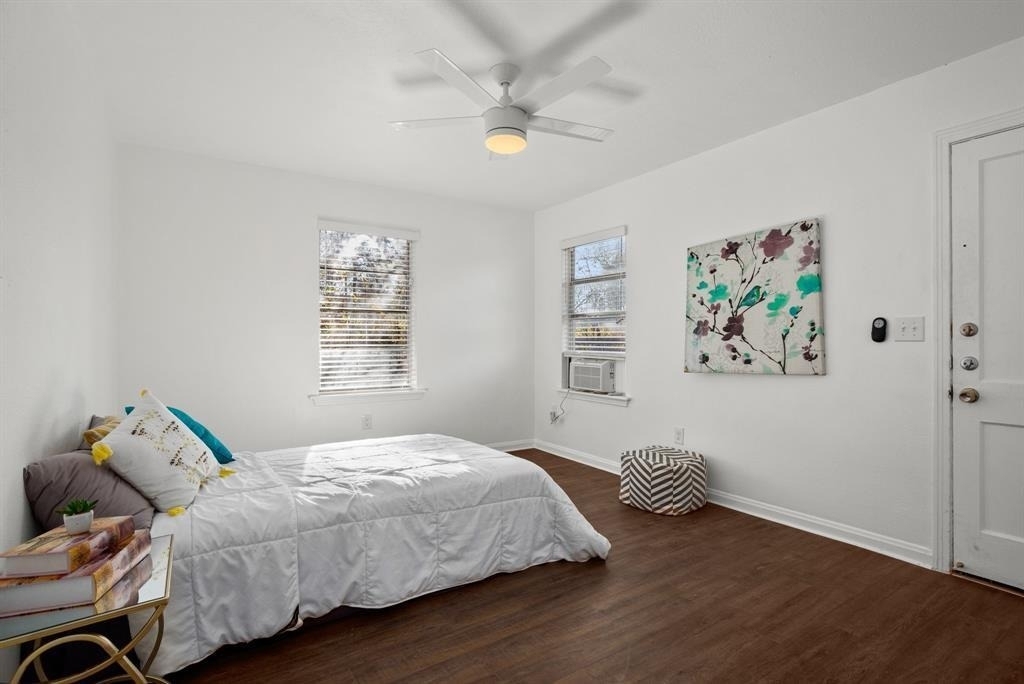 301 E 33rd St - Photo 6