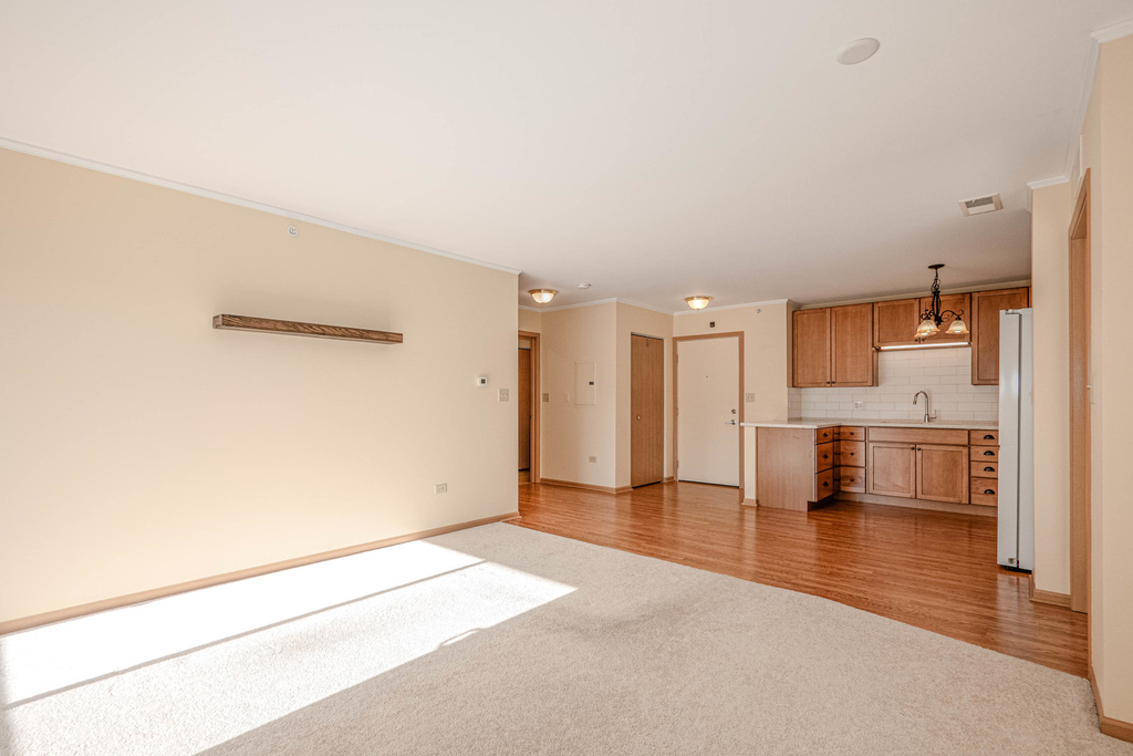 801 N Mclean Boulevard - Photo 4
