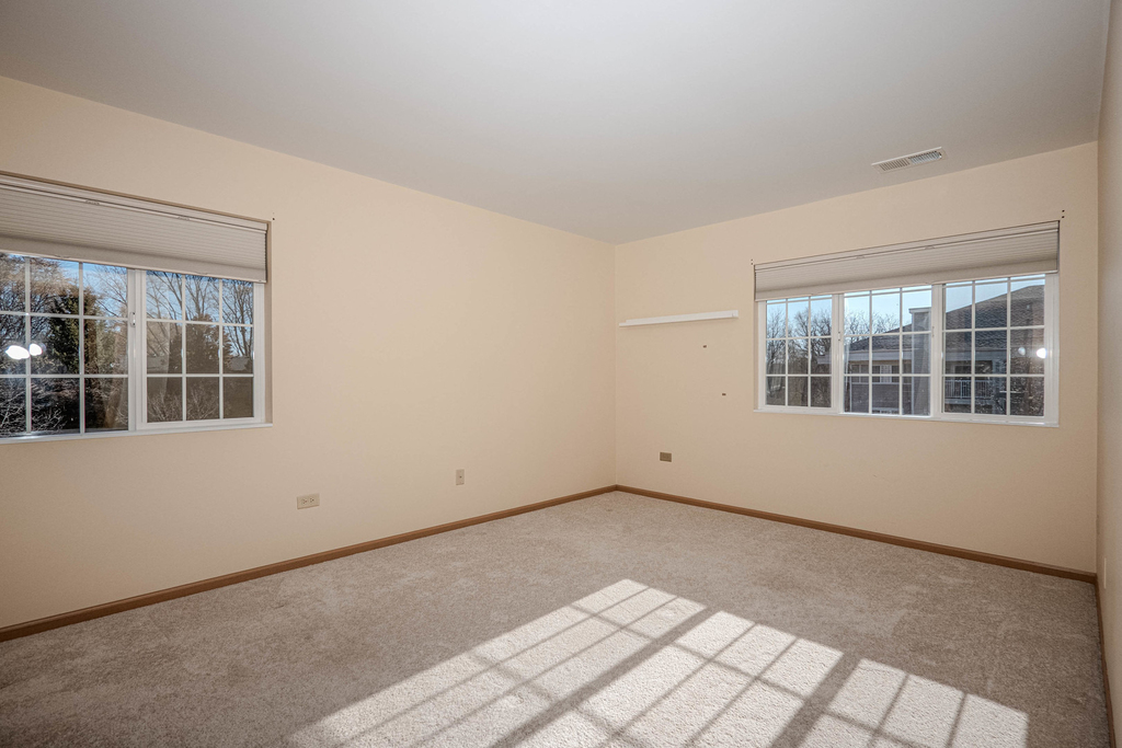 801 N Mclean Boulevard - Photo 8