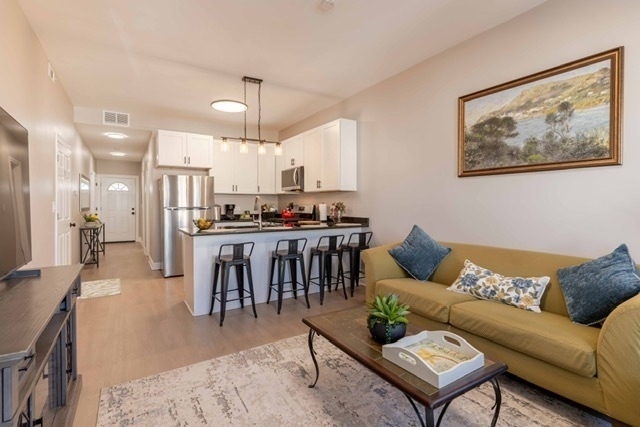 3049 N Avers Avenue - Photo 15