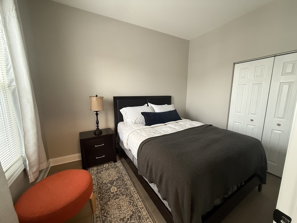 3049 N Avers Avenue - Photo 4