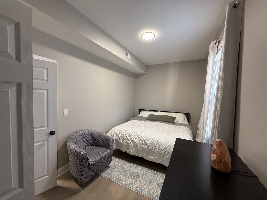3049 N Avers Avenue - Photo 6