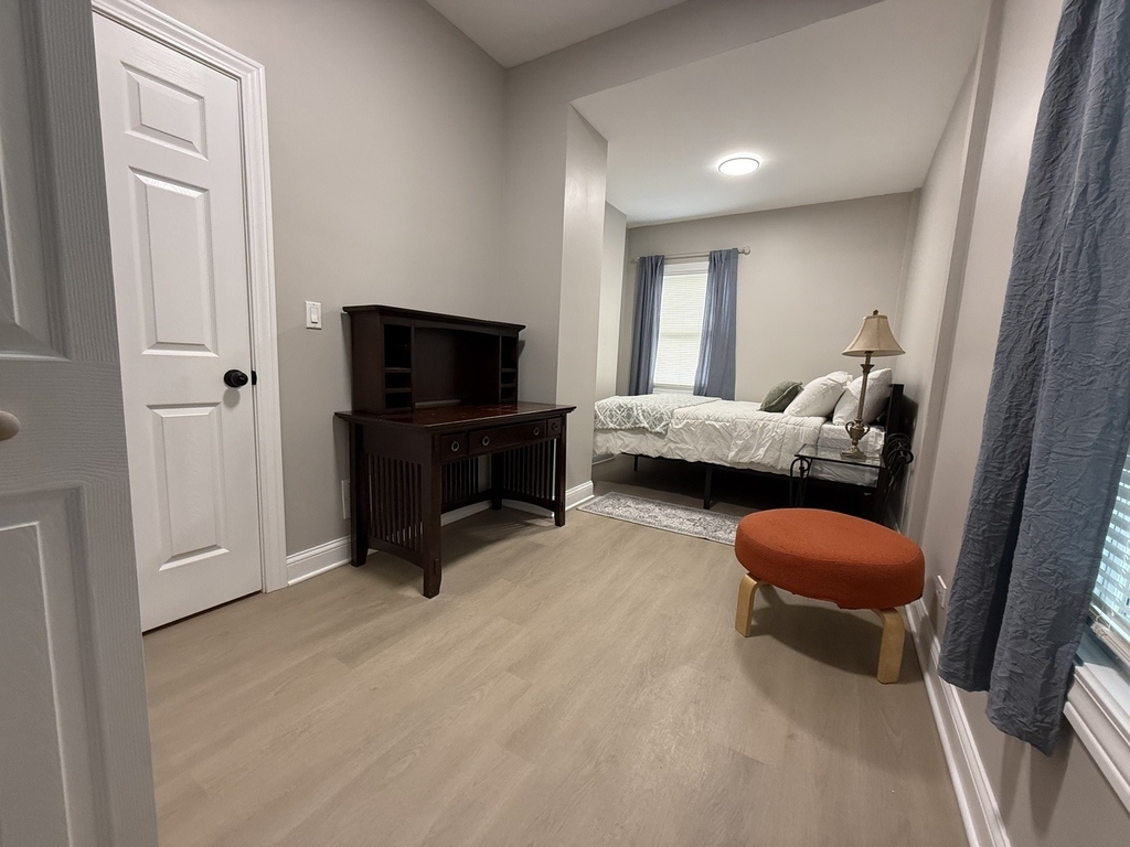 3049 N Avers Avenue - Photo 9