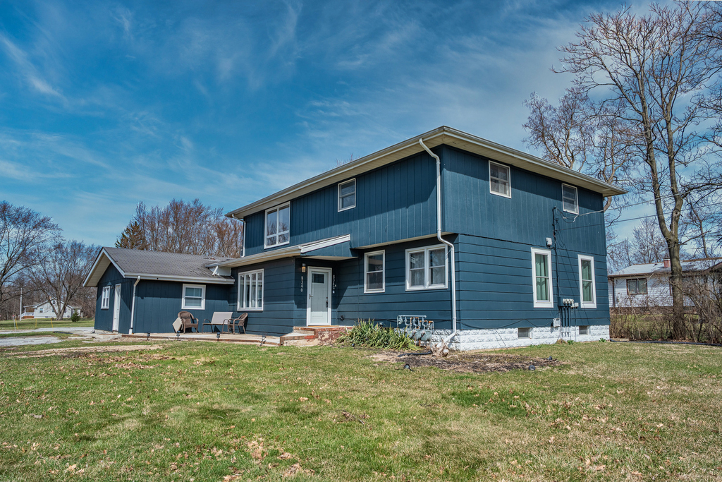 8342 W Lincoln Highway - Photo 0