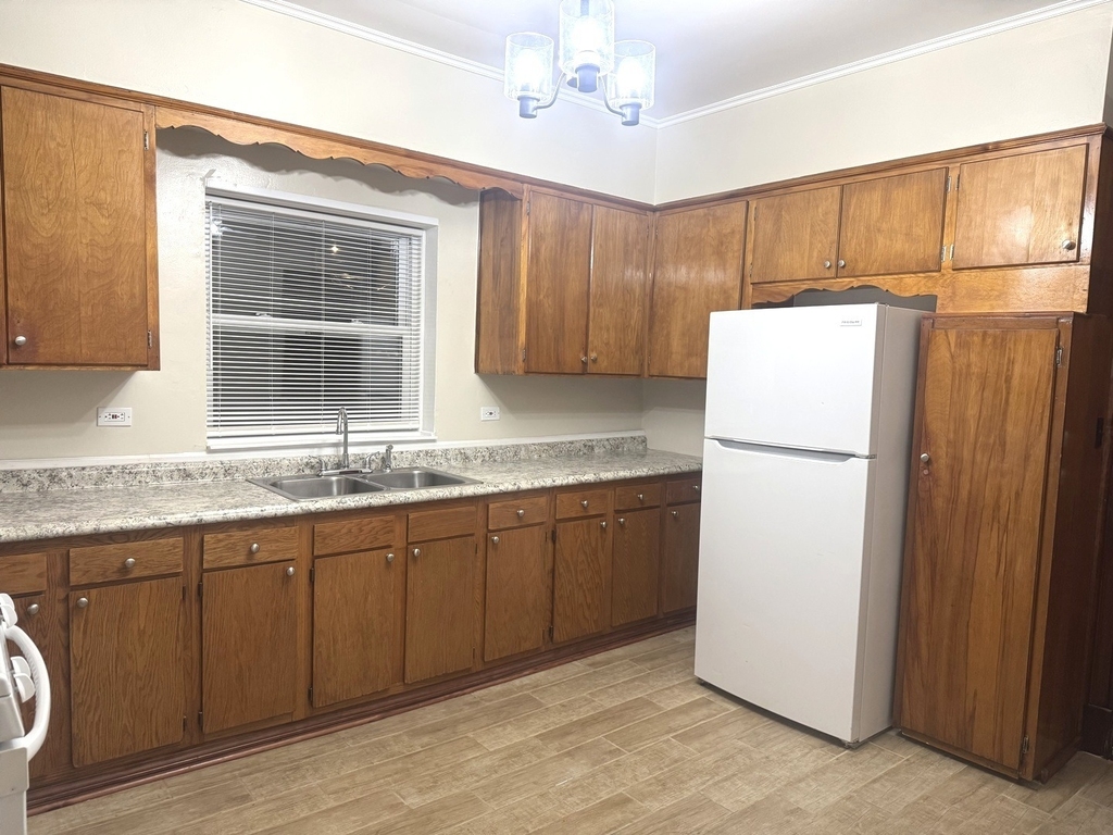 2158 N Hamlin Avenue - Photo 7