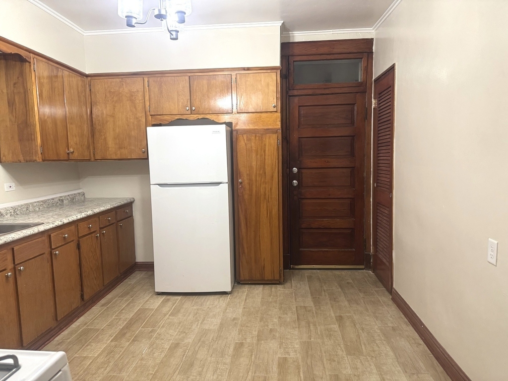 2158 N Hamlin Avenue - Photo 6