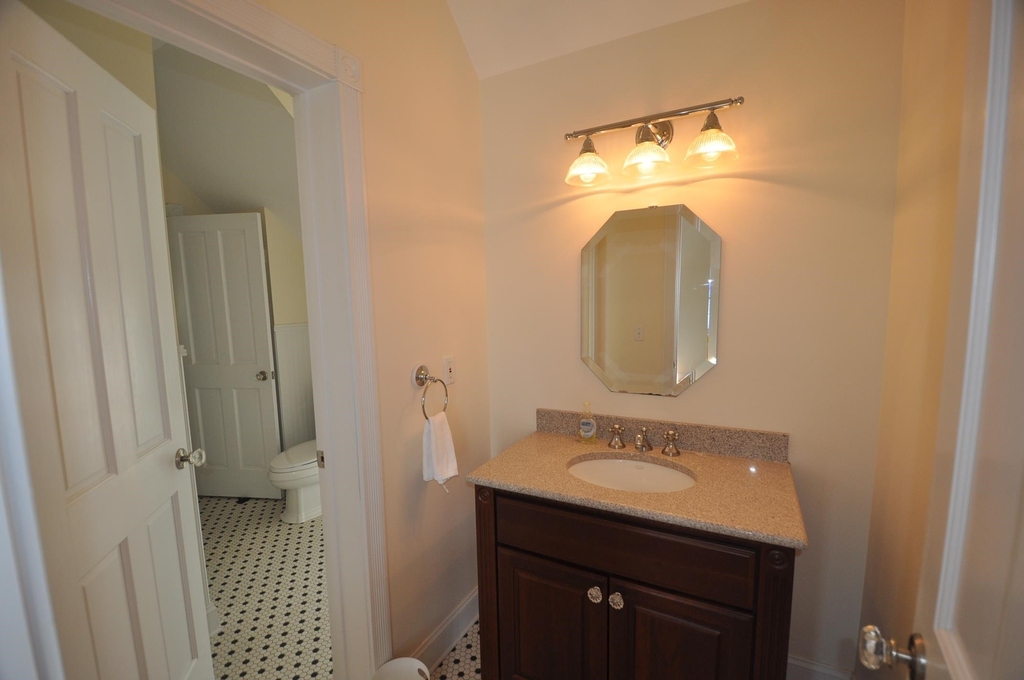 163 Taconic - Photo 32