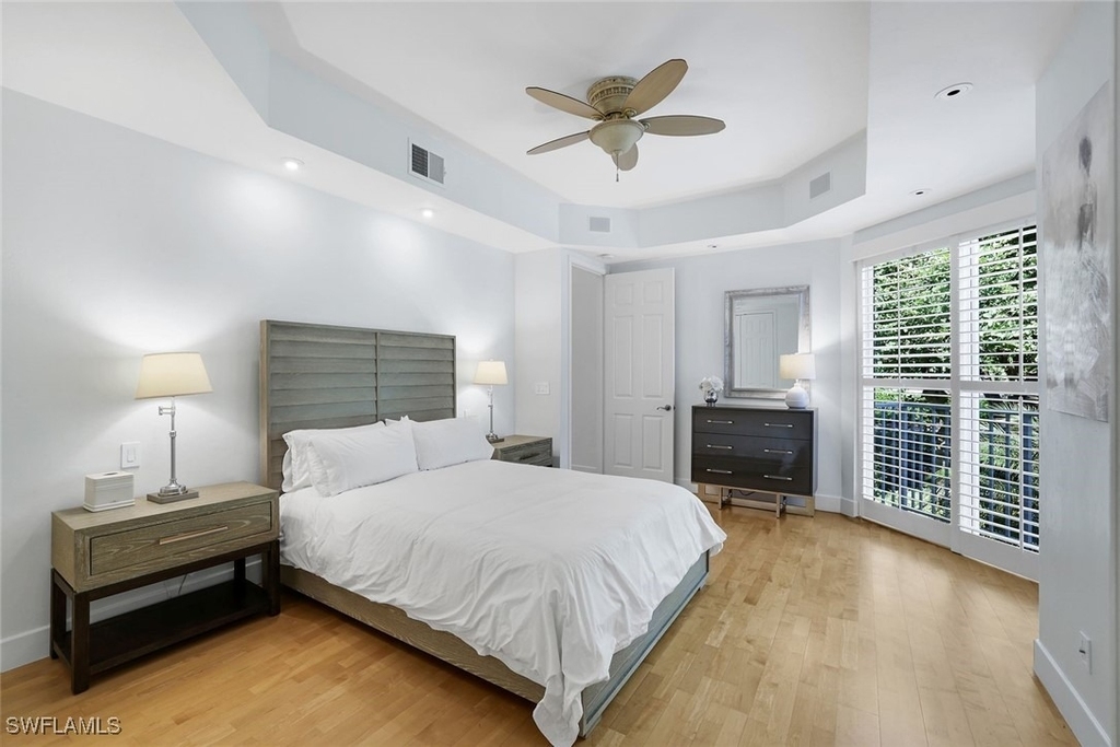 1560 Clermont Drive - Photo 8