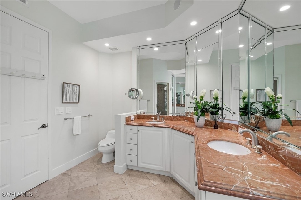 1560 Clermont Drive - Photo 11
