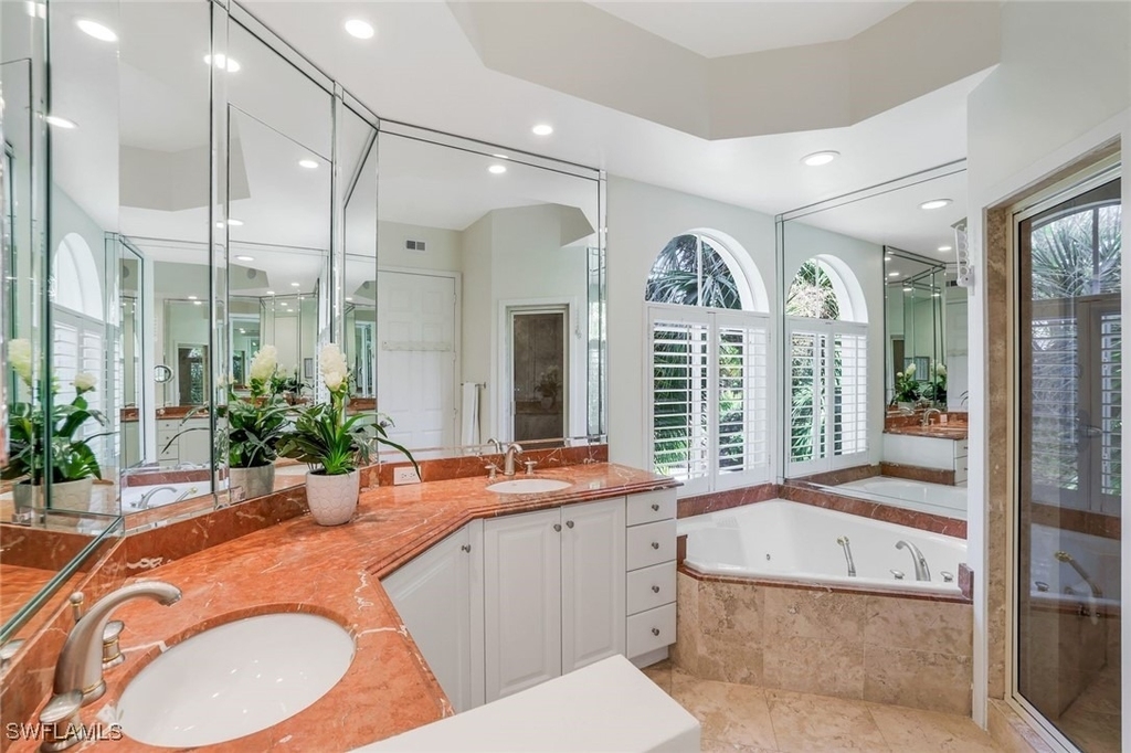 1560 Clermont Drive - Photo 10