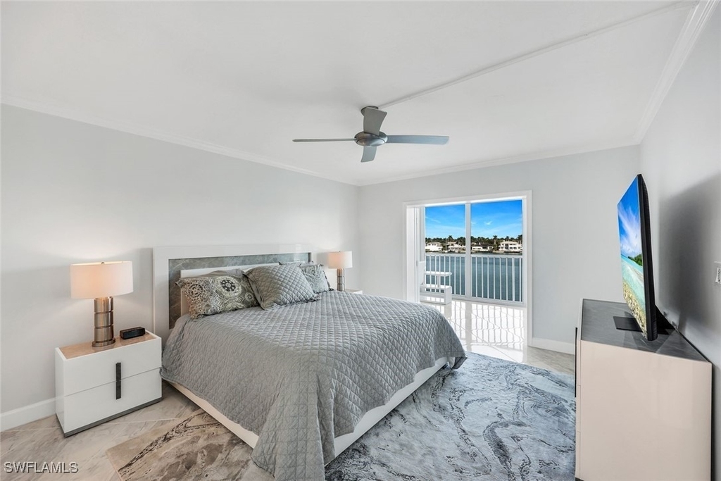 2750 Gulf Shore Boulevard N - Photo 8