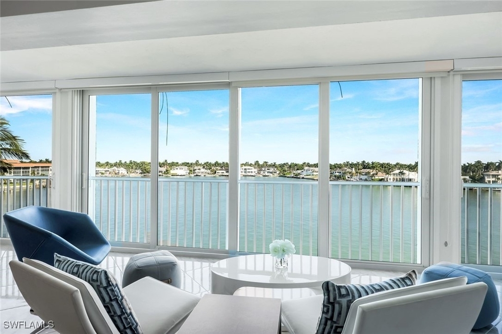 2750 Gulf Shore Boulevard N - Photo 0