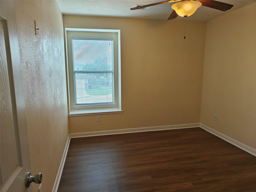 7915 Moss Springs Ct Court - Photo 36