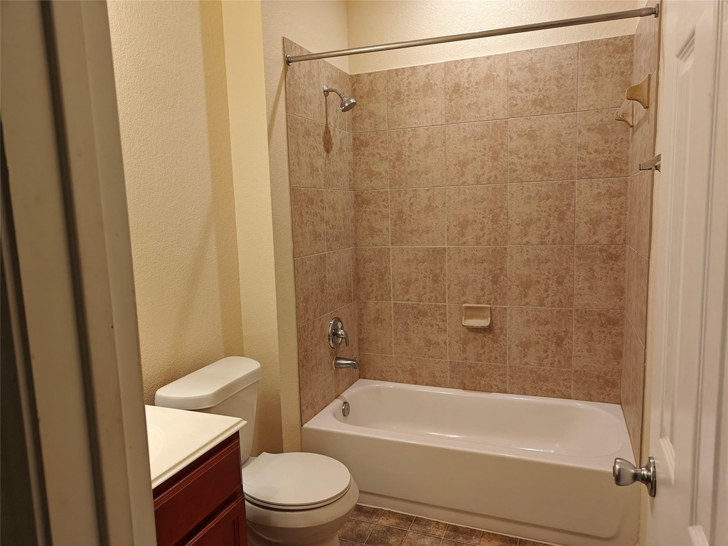 7915 Moss Springs Ct Court - Photo 6
