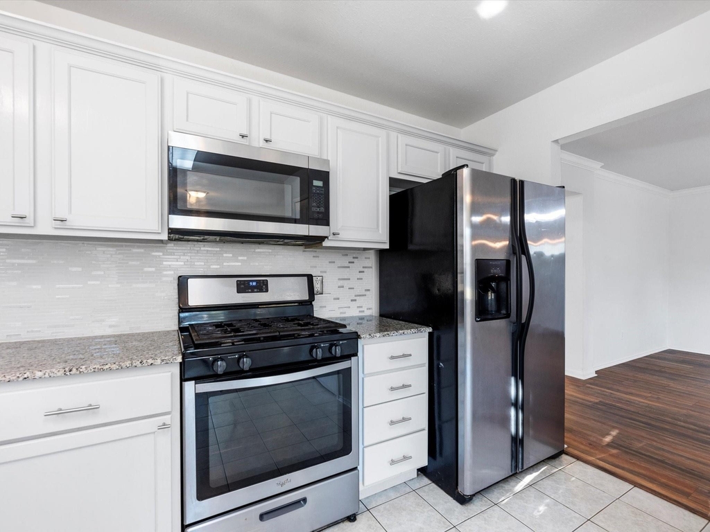 14306 Spring Marsh Court - Photo 10