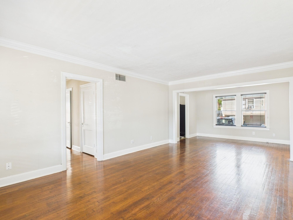 1920 Richmond Avenue - Photo 1