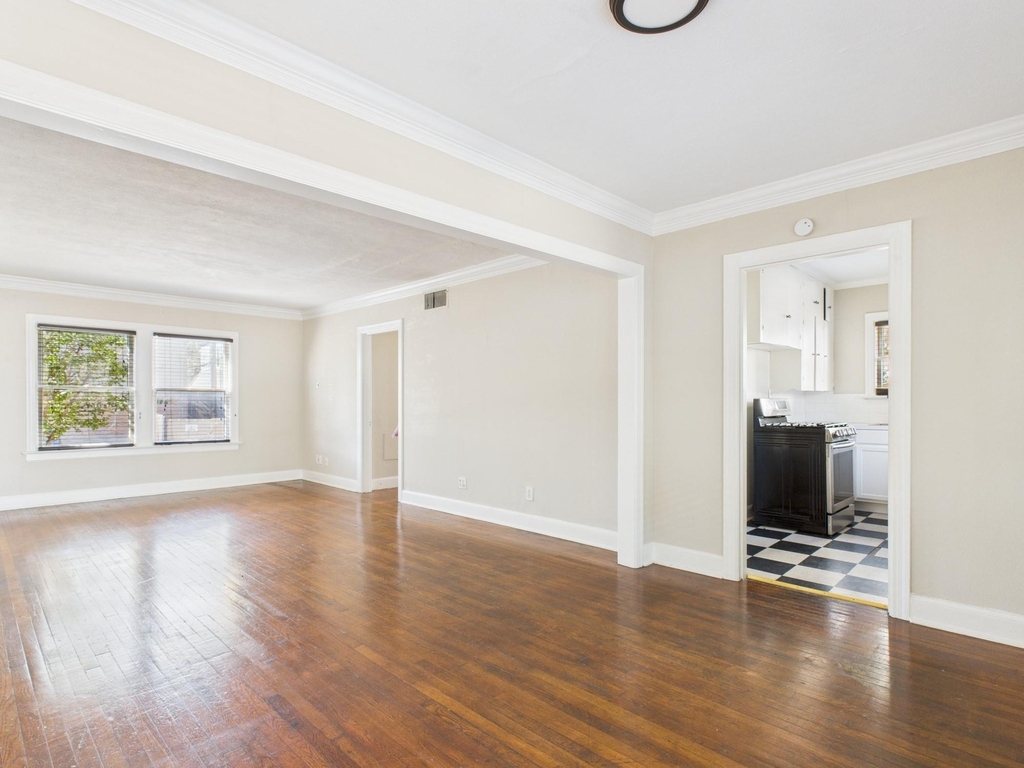 1920 Richmond Avenue - Photo 4
