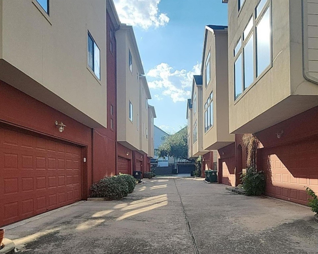 404 Parker Street - Photo 1