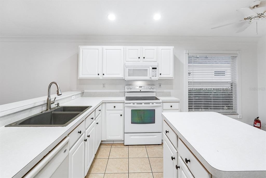 295 Fareham Drive - Photo 11