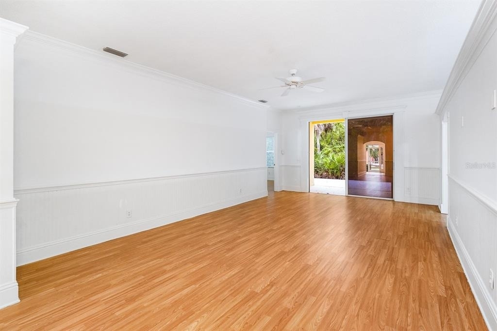 295 Fareham Drive - Photo 7