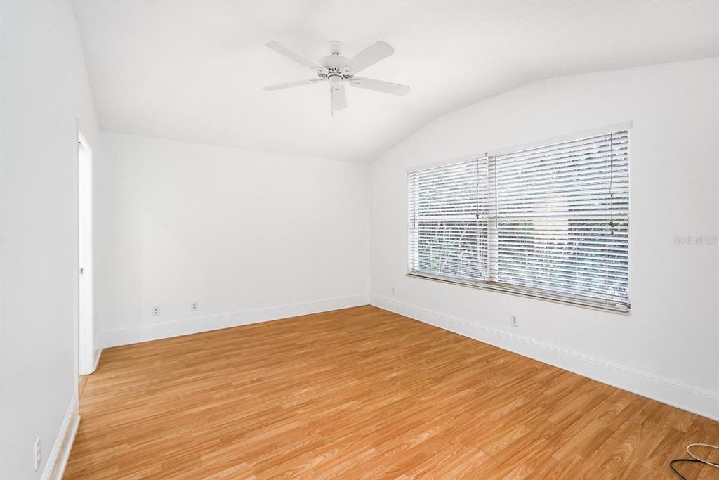 295 Fareham Drive - Photo 18