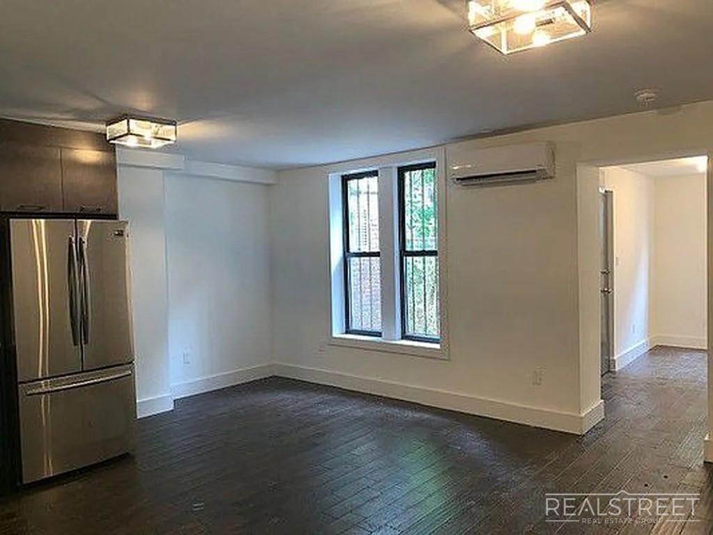 807 Quincy Street - Photo 2
