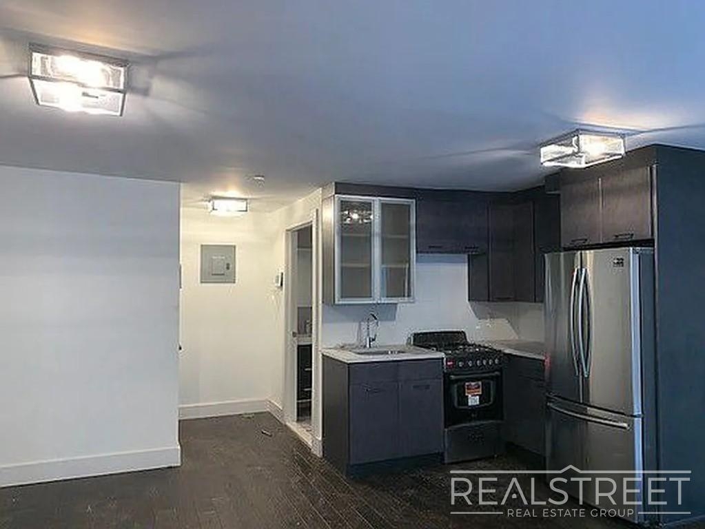 807 Quincy Street - Photo 1