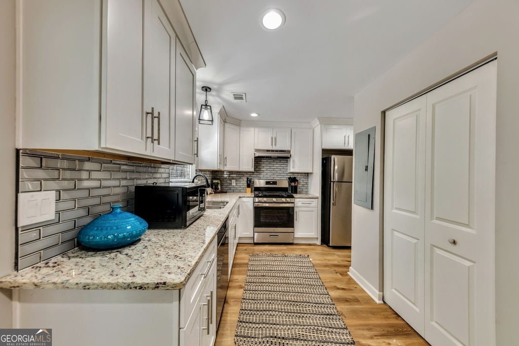 1018 Falling Valley Court Se - Photo 4